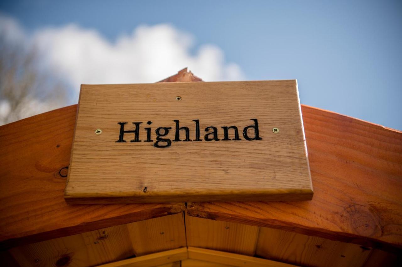 Highland & Transylvania Glamping Pods Roybridge Exterior photo