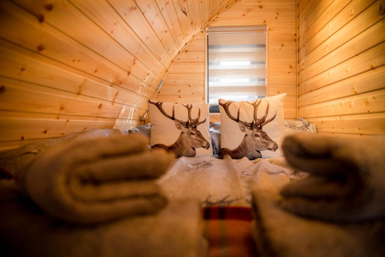Highland & Transylvania Glamping Pods Roybridge Exterior photo